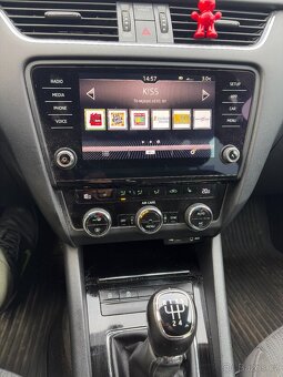 Škoda Octavia combi 1,6tdi/85 Kw-STYLE - 6