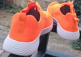 reflexní běžecké tenisky vel. 45 - 6