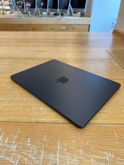 NÁDHERNÝ APPLE MACBOOK AIR 13 M4 16 GB 256 GB SSD TEMNĚ INK. - 6