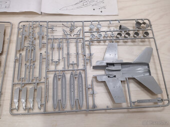 Hornet 1:72 - 6