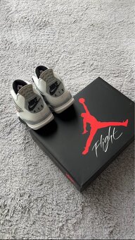 Air Jordan 4 White Cement (2025) - 6