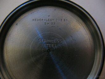 HEUER CARRERA VINTAGE Chronograf s červenou datovkou ve 12 h - 6