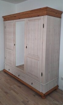 Kompletní Ložnice masivní dřevo s komodou - 6