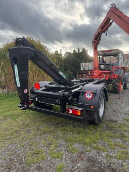 Traktorový nosič kontejnerů - 6