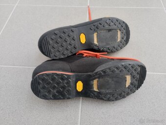 Giro vibram 42 - 6