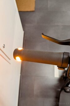 Elektrokoloběžka Segway Ninebot F2 E, jak nová, 32km/h - 6
