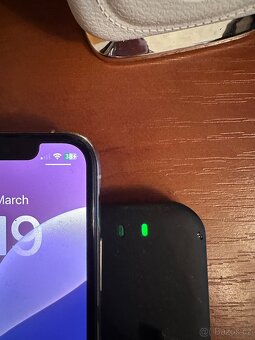 Bezdrátová nabíječka 4v1 pro Apple - 6