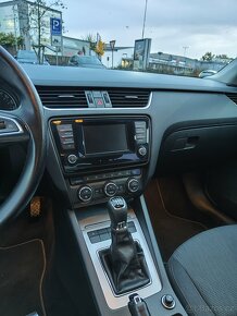ŠKODA OCTAVIA III 2.0 TDI - 6