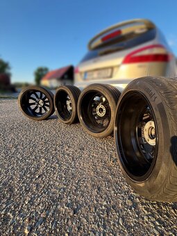 🛞 Na prodej – Alu kola R18 – 5×112 – ET44 – pneu 225/40 R18 - 6