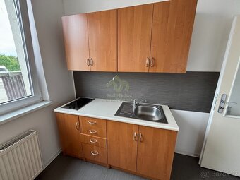 Rokycany-pronájem  3 kanceláří. - 6