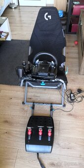 závodní sedacka s volantem G27 - 6