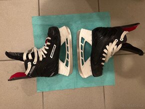 Brusle Bauer Score size 1.0 šířka R / vel.EUR 33,5 / CM 21.0 - 6