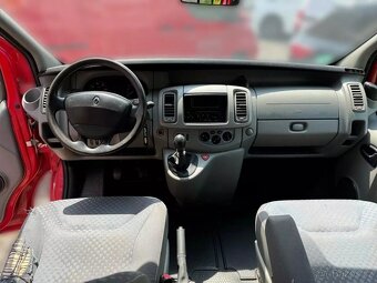 Renault Trafic 6.místný, AC, benzín (2010) - 6