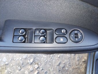 Hyundai i30 1.6 benzín 93KW-Koup.ČR,CEBIE,PO SERVISU - 6