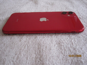 iPhone 11, červený - 6