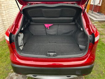 Nissan Qashqai 1.6 benzín - 6