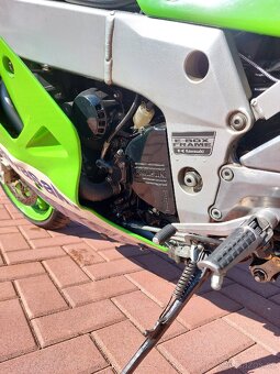 Kawasaki ZXR 750 H1 - 6