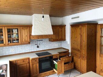 Masivní kuchyňská linka z Německa bez spotřebičů - 6