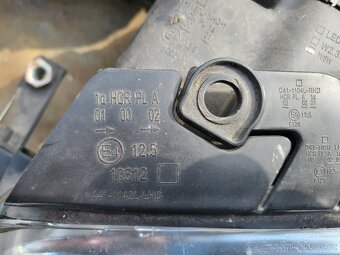 VW Passat B5,5  3BG kombi, přední světla - 6