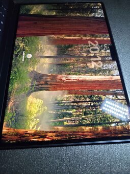 Apple MacBook Air 13" s čipem M2 v elegantní temně inkousto - 6