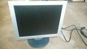 Monitor 2x - HP 1740 a LG Flatron L1730S - 6