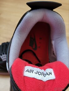 Air Jordan 4 Retro - 6