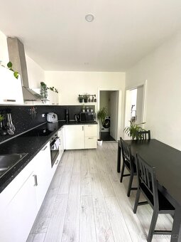 ☀️ Slunný byt 3+1 po rekonstrukci – celé patro,zahrada,sklep - 6