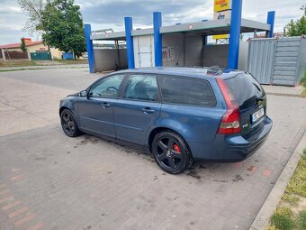 Prodám Volvo V50 2.4i 125kw - 6