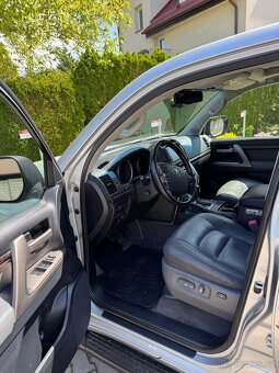 TOYOTA LAND CRUISER 4,5 D L200 TOP STAV - 6