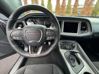 Dodge Challenger 6,4 V8 Scat Pack (2024) - 6