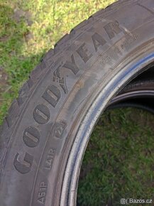 2 celoroční pneumatiky Goodyear 235/50/18 - 6