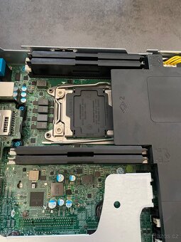 Dell PowerEdge R430 – 48 GB RAM, 2× 960 GB SSD, 10 GbE - 6
