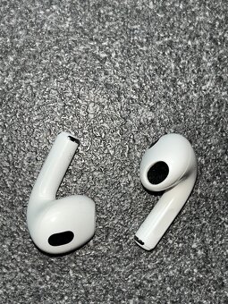 AirPods 3 s MagSafe nabíjecím pouzdrem - 6
