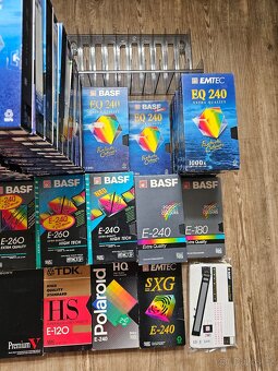 PRODÁM SADU 55KS ZNAČKOVÝCH VHS KAZET K PŘEHRÁNÍ EMTEC BASF - 6