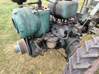 Traktor tovární výroby Agrostroj.4x4 - 6