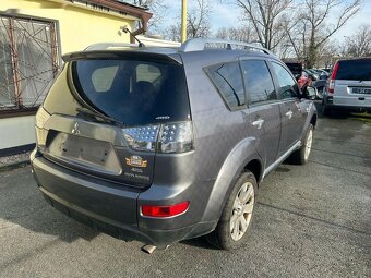 Mitsubishi Outlander,2.4 4x4 7 míst max. výbava - 6