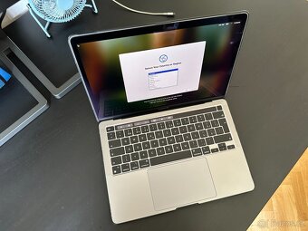 MacBook Pro 13" M1 (2020) - 8 GB RAM / 256 GB SSD top stav - 6