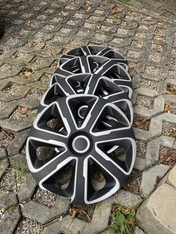 Zimní plechová kola Nokian 195 / 65 / R15 z Hyundai i20 - 6