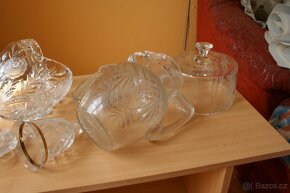 třetích 20fotek Sklo a porcelán různe prodám + 2 těžítka - 6