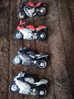 Modely motorek 1:18 Maisto - 6