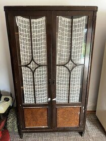 Starý nábytek, starožitnost. - 6