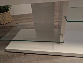 Televizní stolek - 6