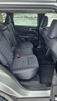 Outlander 2,4i Intense 7-míst. - 6