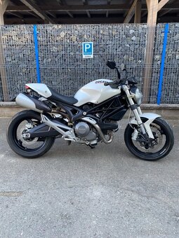 Ducati Monster 696 - 6