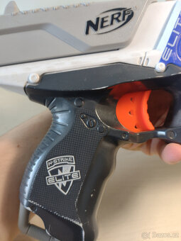 Nerfka + 6 nábojů - 6