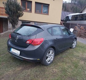 Prodám Opel Astra 1.4 / 9/2015 benzin + LPG - 6