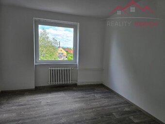 Pronájem cihlového bytu 3+1/B, 100 m2 + garáž, obec Všehrdy - 6