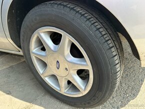 Ford Fusion 1.4i - 6