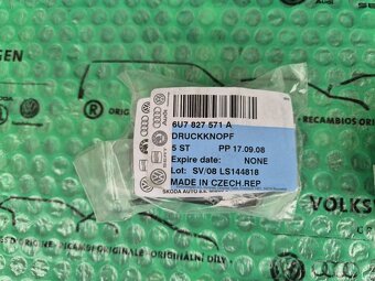 tlačítko zámku sklopných dveří Škoda Felicia Pick Up 6U78275 - 6