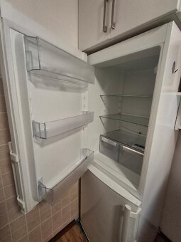 Lednicee s mrazákem Elektrolux - 6